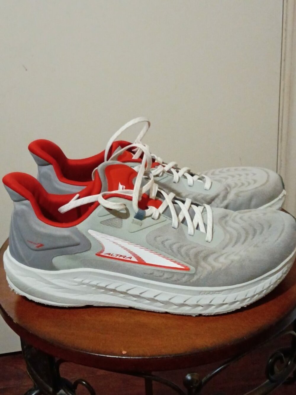 Altra Torin 7 Grey Red Running Shoes ALOA82C4264 Men's Size 11.5